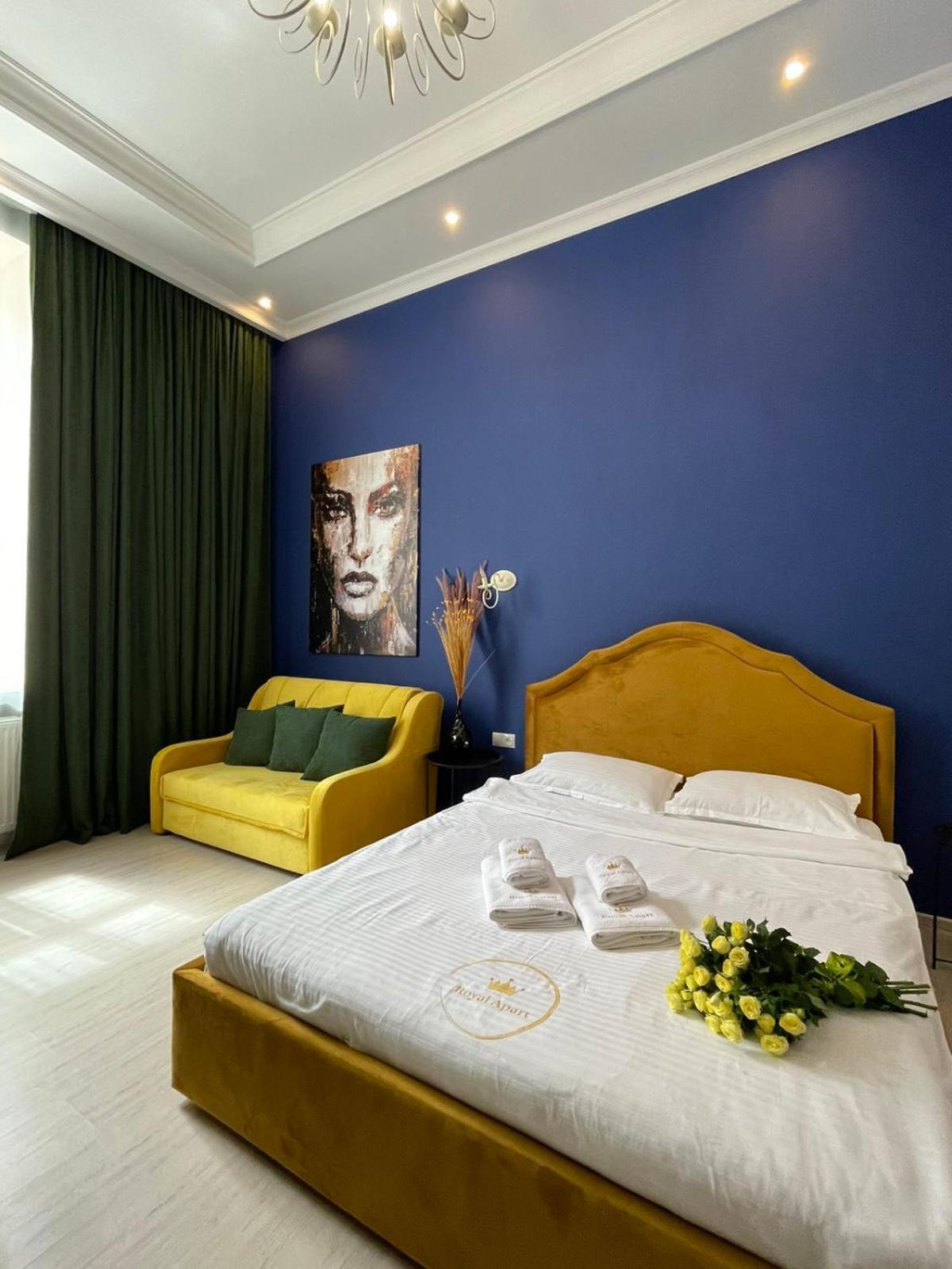 Royal Apartment On Slovatskogo 8 Lviv Luaran gambar